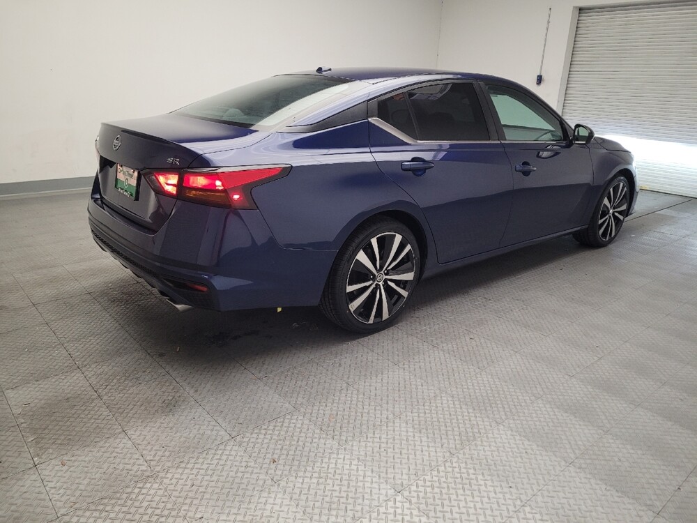 2019 Nissan Altima in Montclair, CA 91763 - 18122370 9
