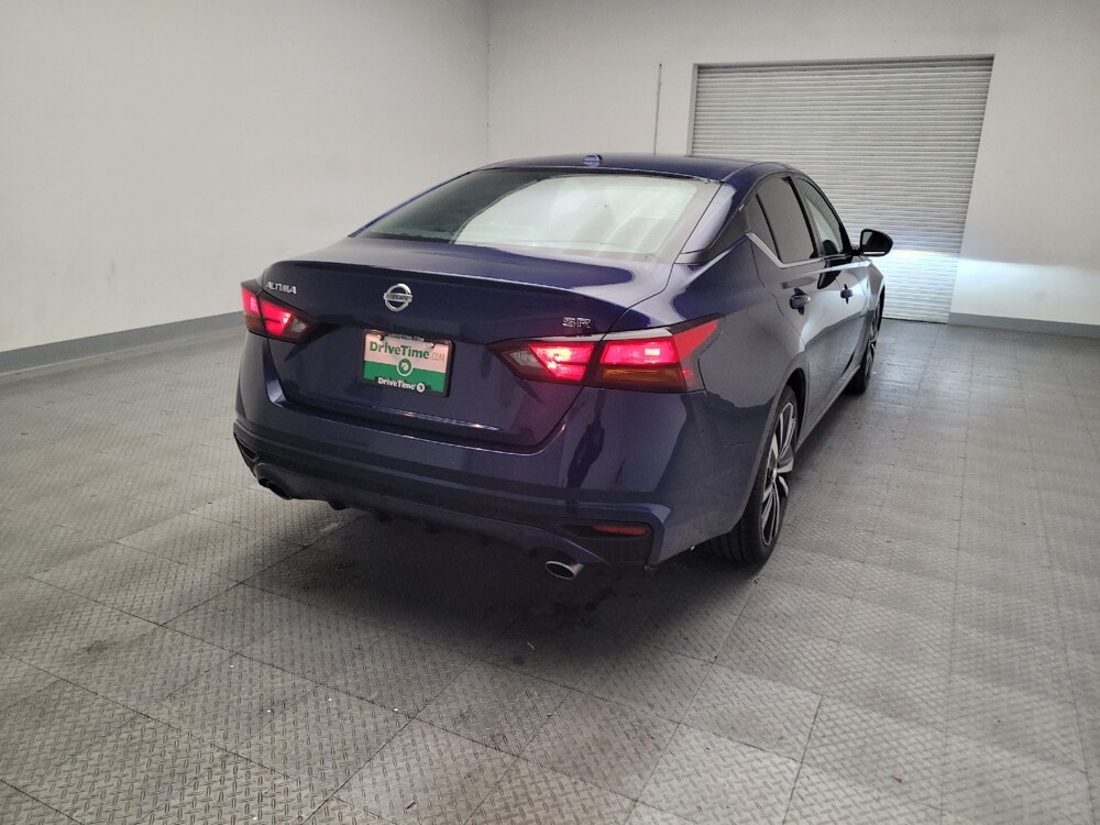 2019 Nissan Altima in Montclair, CA 91763 - 18122370 7