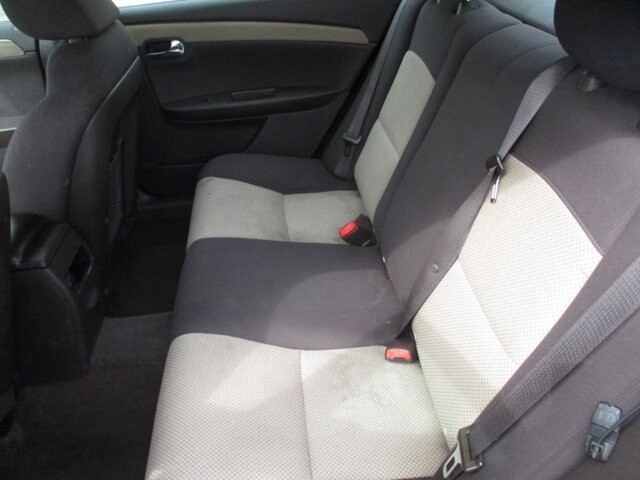 2010 Chevrolet Malibu in Oak Grove, MO 64075 - 18122375 10