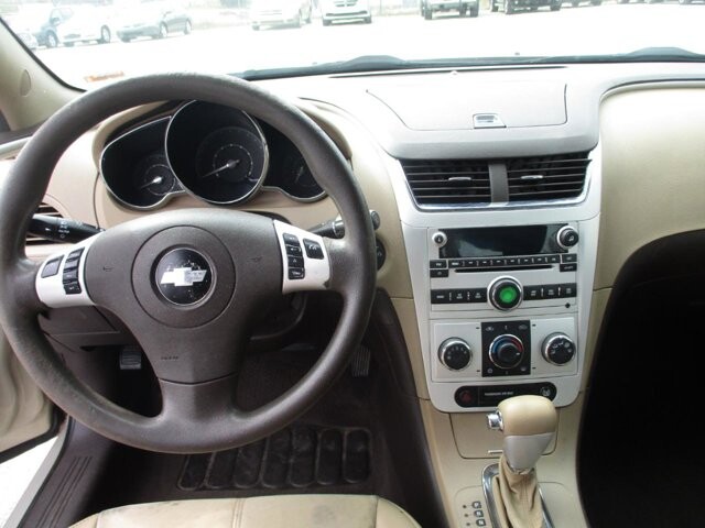 2010 Chevrolet Malibu in Oak Grove, MO 64075 - 18122375 11