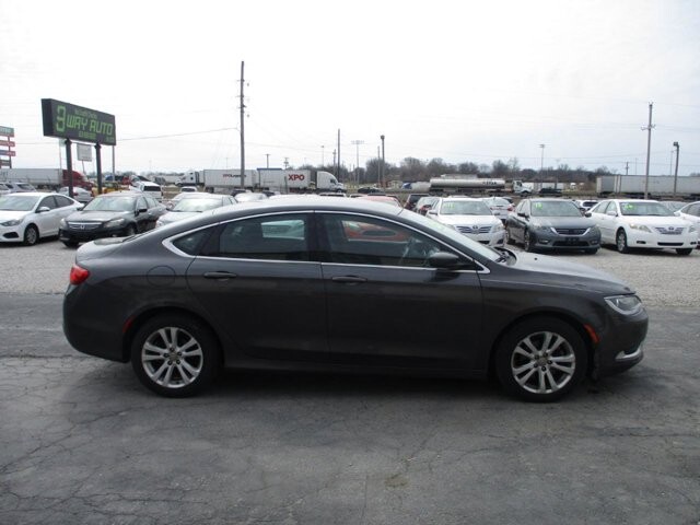2015 Chrysler 200 in Oak Grove, MO 64075 - 18122376 4