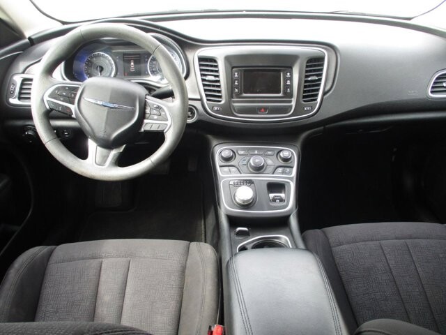 2015 Chrysler 200 in Oak Grove, MO 64075 - 18122376 11