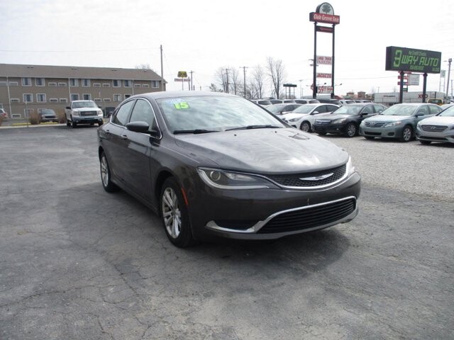 2015 Chrysler 200 in Oak Grove, MO 64075 - 18122376 3