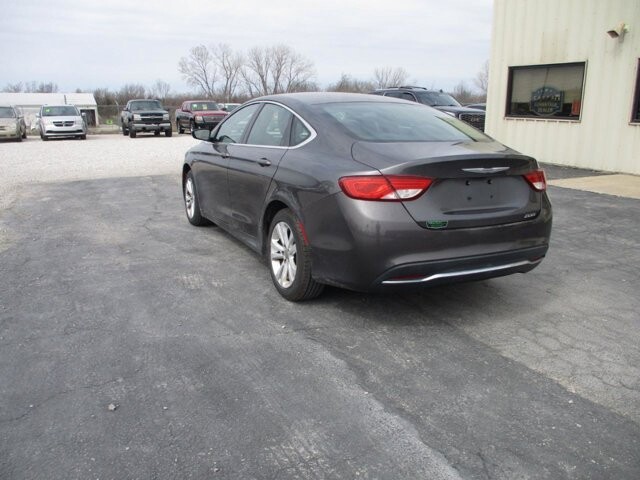 2015 Chrysler 200 in Oak Grove, MO 64075 - 18122376 7
