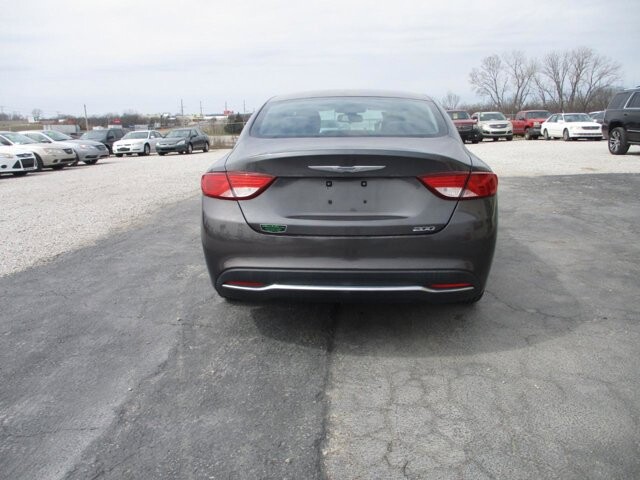 2015 Chrysler 200 in Oak Grove, MO 64075 - 18122376 6