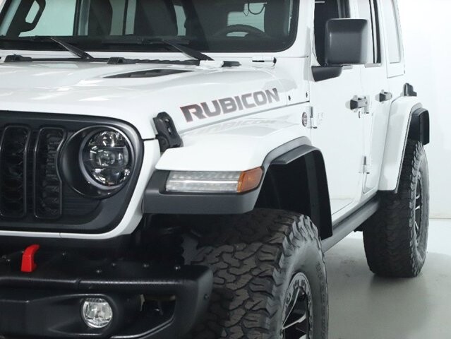 2024 Jeep Wrangler in Bedford, OH 44146 - 18122381 4