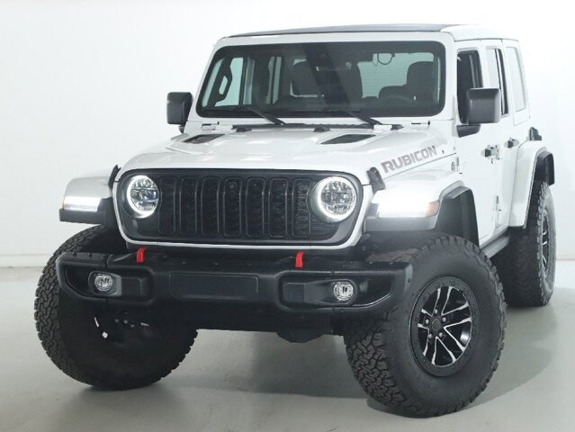 2024 Jeep Wrangler in Bedford, OH 44146 - 18122381 3
