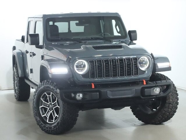 2025 Jeep Gladiator in Bedford, OH 44146 - 18122383 2