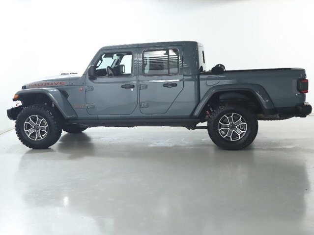 2025 Jeep Gladiator in Bedford, OH 44146 - 18122383 36
