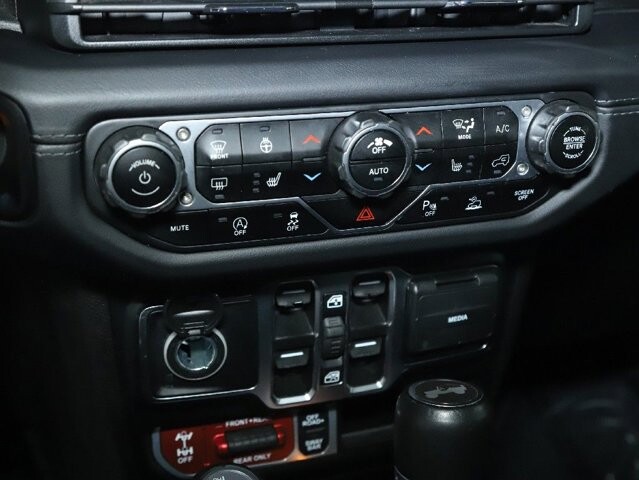 2024 Jeep Wrangler in Bedford, OH 44146 - 18122384 26