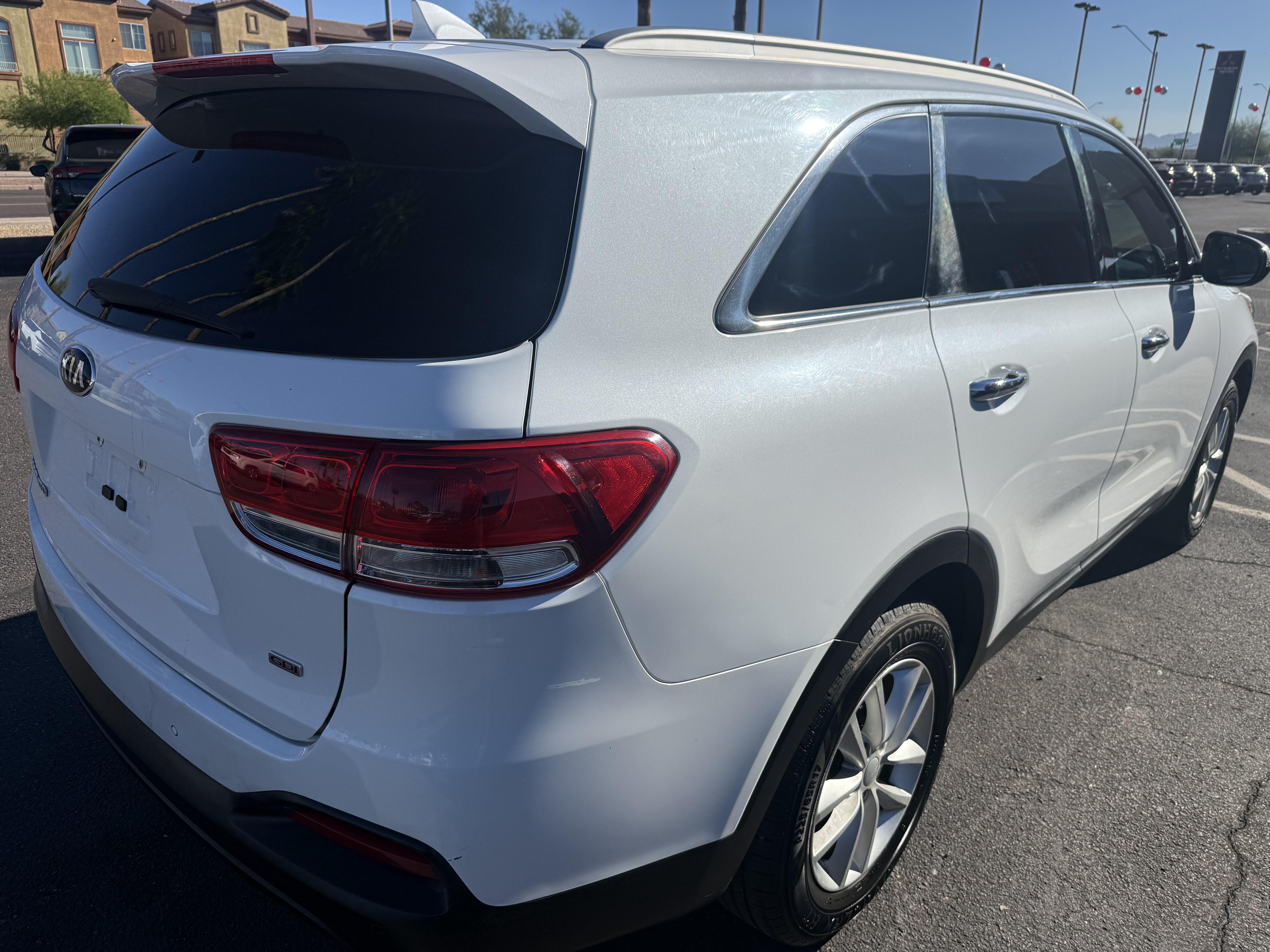 2018 Kia Sorento in Phoenix, AZ 85022 - 18122403 4