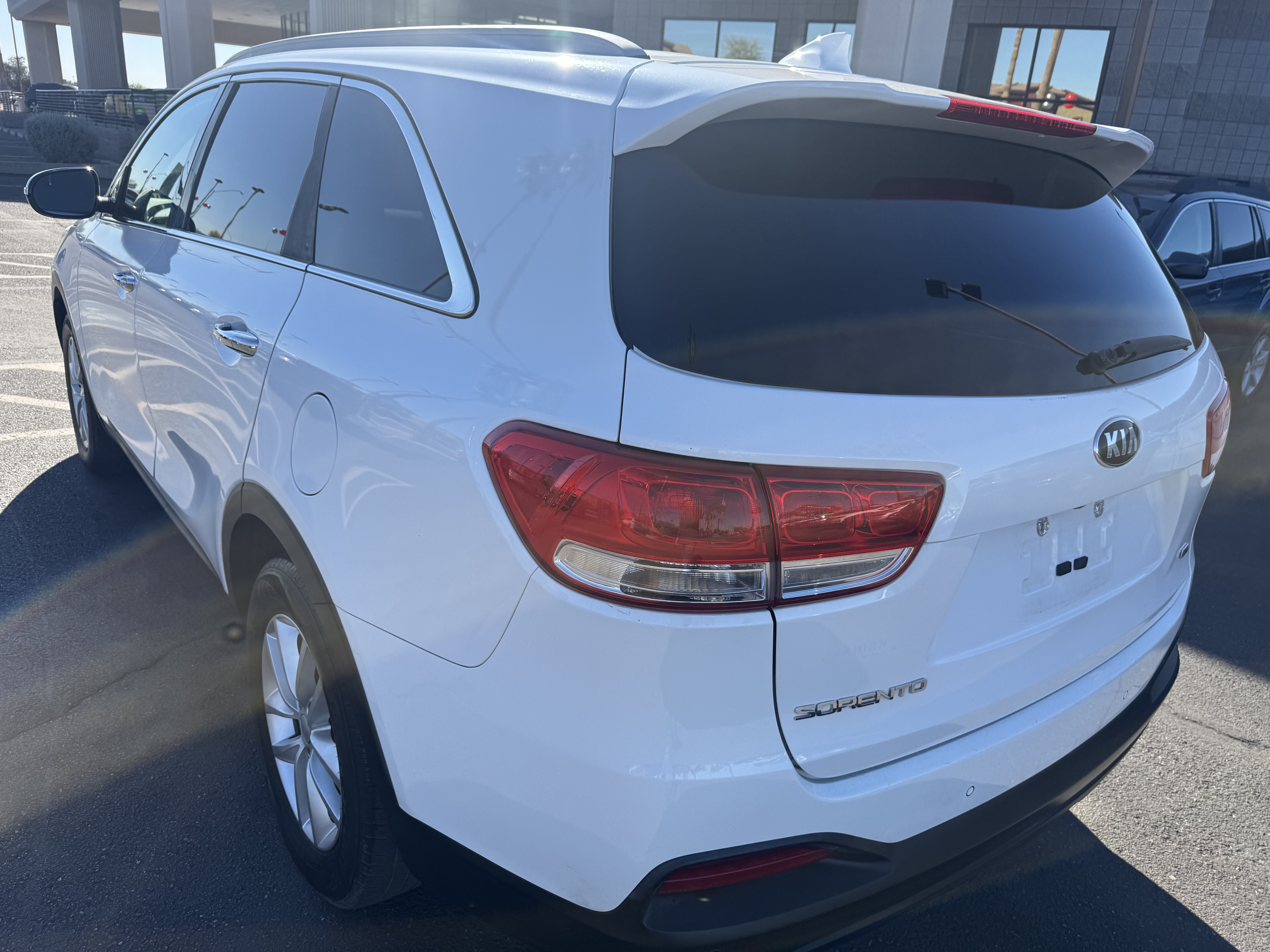2018 Kia Sorento in Phoenix, AZ 85022 - 18122403 6