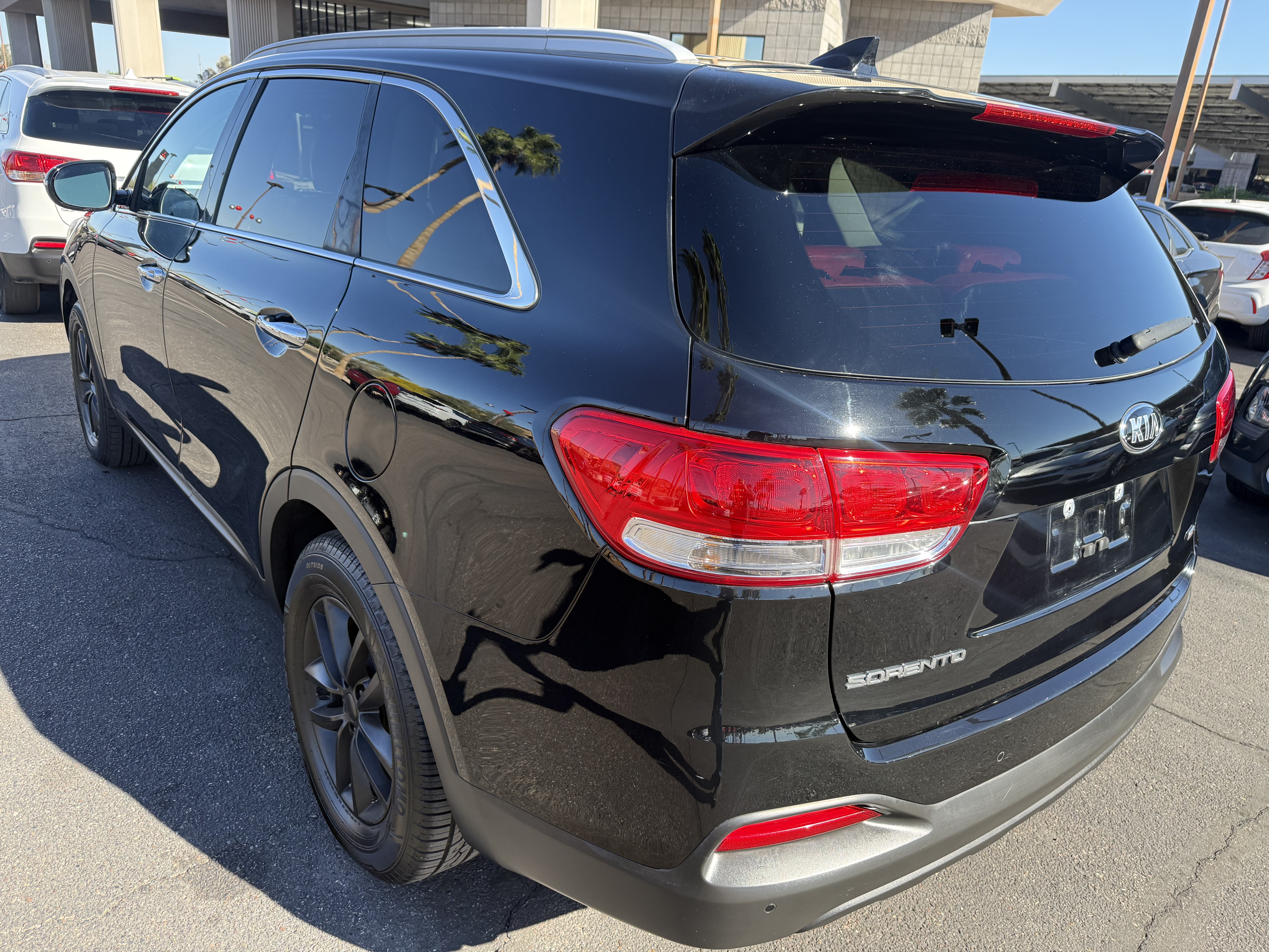 2018 Kia Sorento in Phoenix, AZ 85022 - 18122405 6