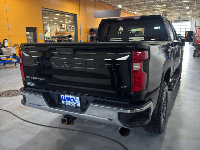 2021 Chevrolet Silverado 2500 in Burlington, WI 53105 - 18122406 5