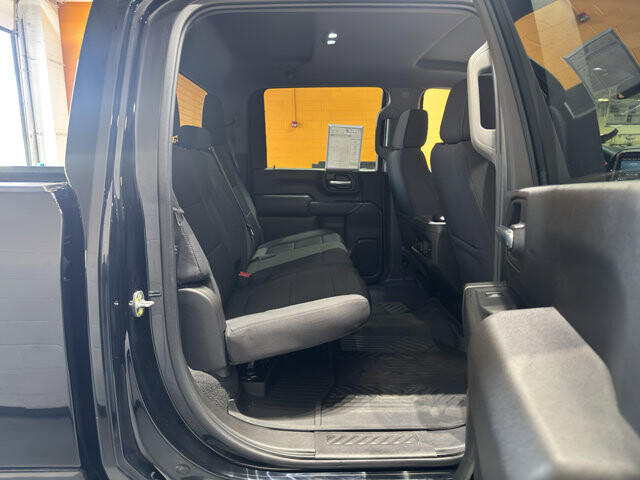 2021 Chevrolet Silverado 2500 in Burlington, WI 53105 - 18122406 21