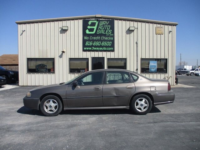 2002 Chevrolet Impala in Oak Grove, MO 64075 - 18122411 6