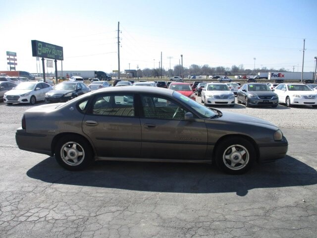 2002 Chevrolet Impala in Oak Grove, MO 64075 - 18122411 4