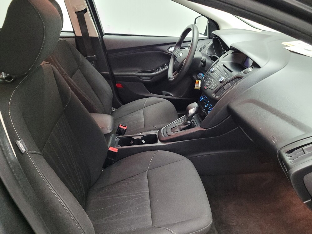 2017 Ford Focus in Downey, CA 90241 - 18122420 21