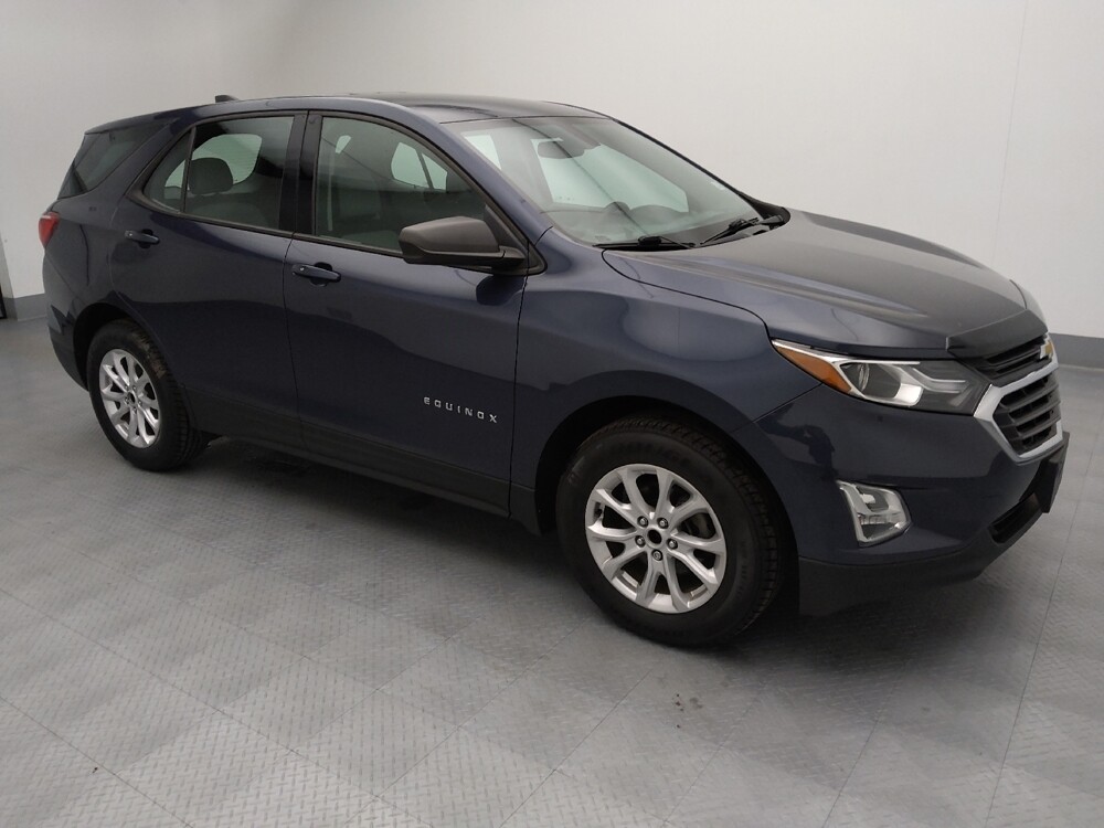 2018 Chevrolet Equinox in Topeka, KS 66611 - 18122438 11