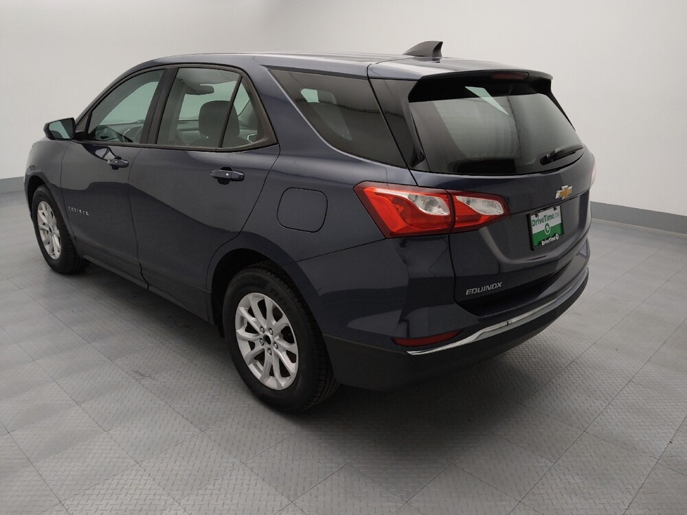 2018 Chevrolet Equinox in Topeka, KS 66611 - 18122438 5