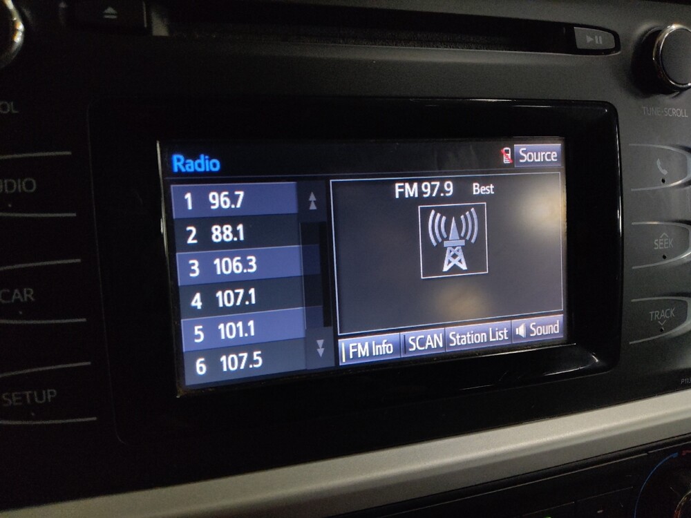 2018 Toyota Highlander in Marietta, GA 30062 - 18122448 25