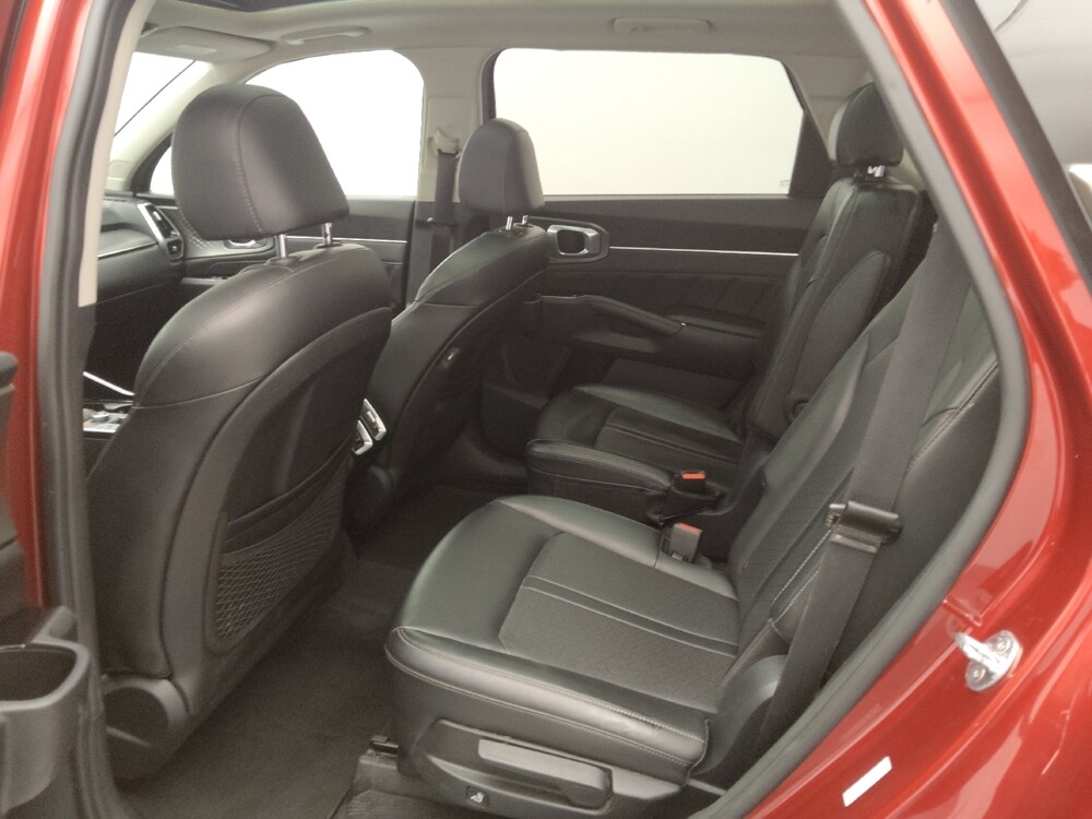 2021 Kia Sorento in Gladstone, MO 64118 - 18122471 18