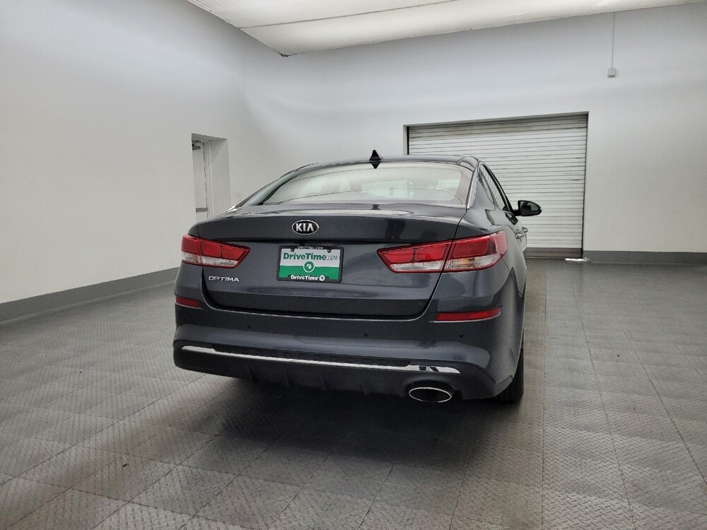 2019 Kia Optima in Glendale, AZ 85301 - 18122475 7