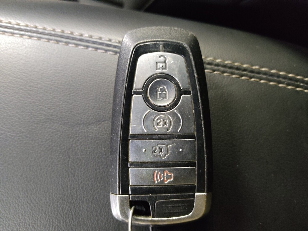 2020 Ford Explorer in Tampa, FL 33612 - 18122481 32