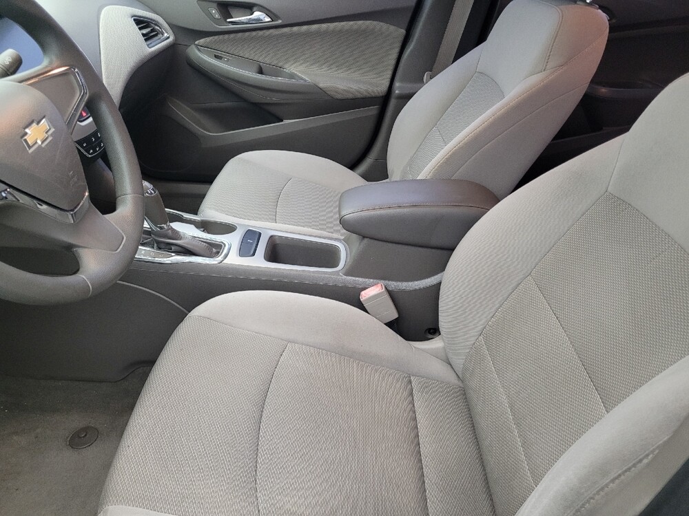 2017 Chevrolet Cruze in Tampa, FL 33612 - 18122486 17