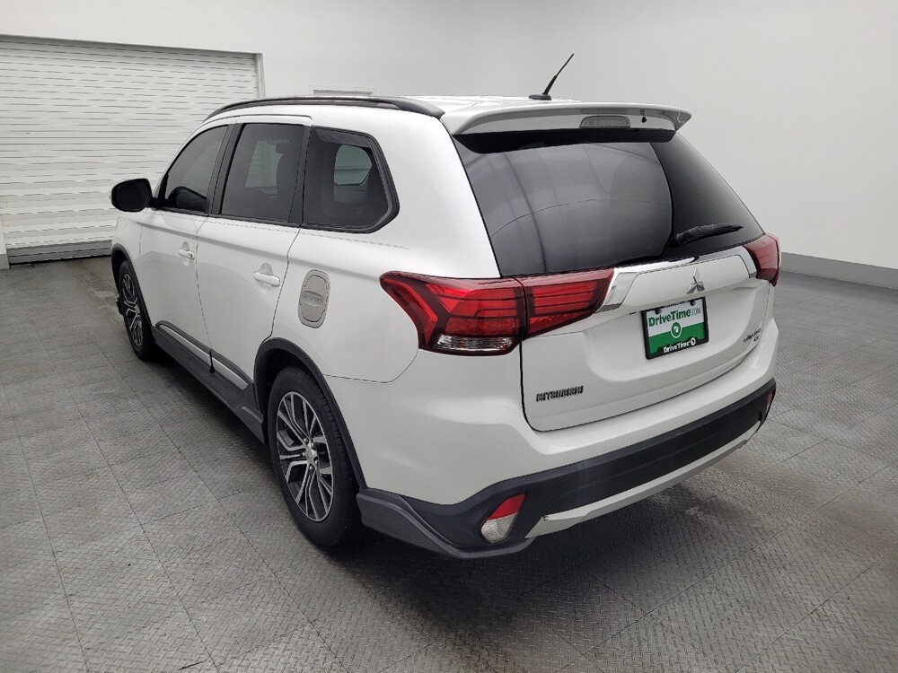 2016 Mitsubishi Outlander in Jacksonville, FL 32210 - 18122504 5