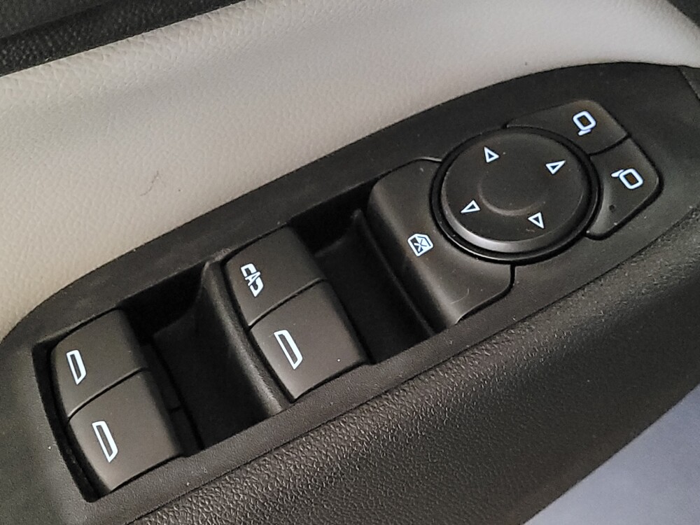 2018 Chevrolet Equinox in Orlando, FL 32808 - 18122517 27