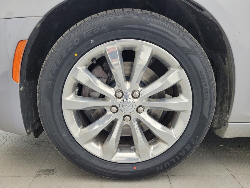 2017 Chrysler 300 in Winston-Salem, NC 27103 - 18122541 31