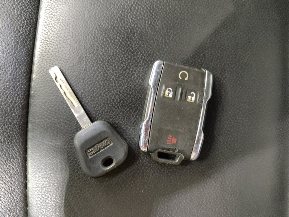 2015 GMC Sierra 1500 in Conway, SC 29526 - 18122549 32