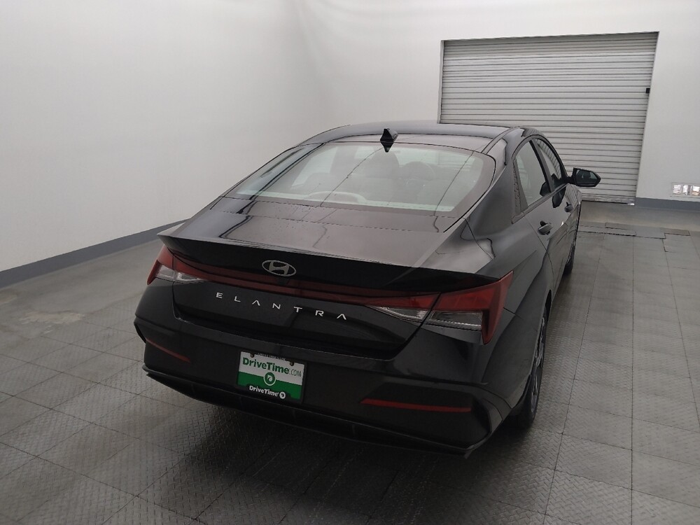 2024 Hyundai Elantra in Houston, TX 77060 - 18122588 7
