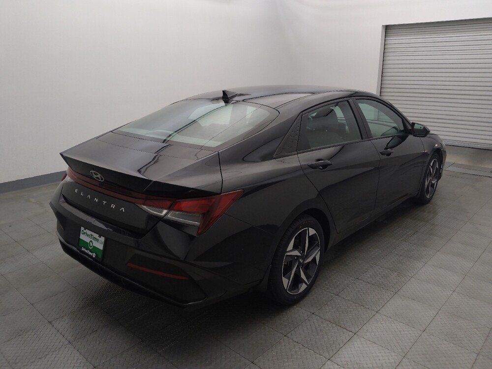 2024 Hyundai Elantra in Houston, TX 77060 - 18122588 9