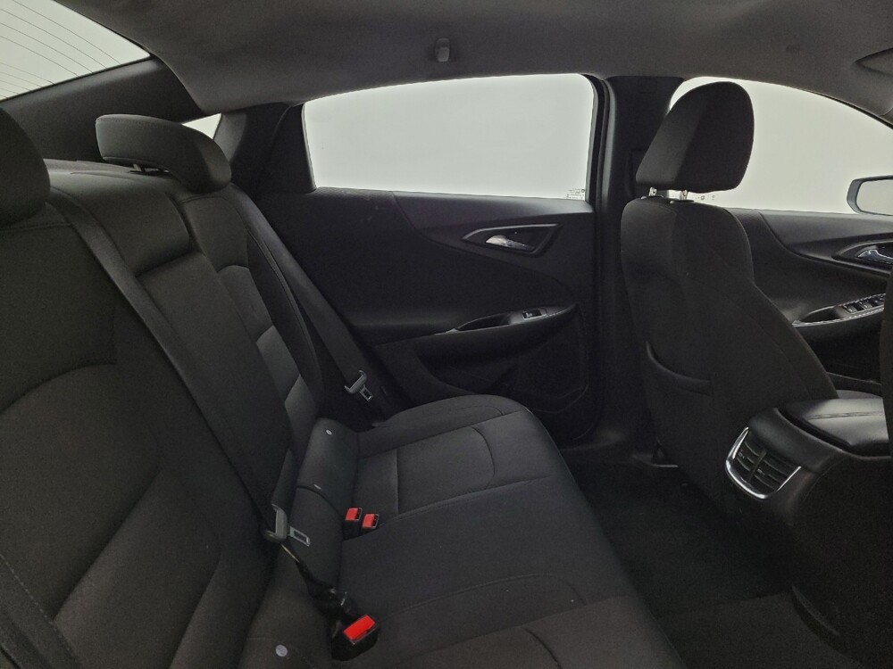 2016 Chevrolet Malibu in Miamisburg, OH 45342 - 18122593 19