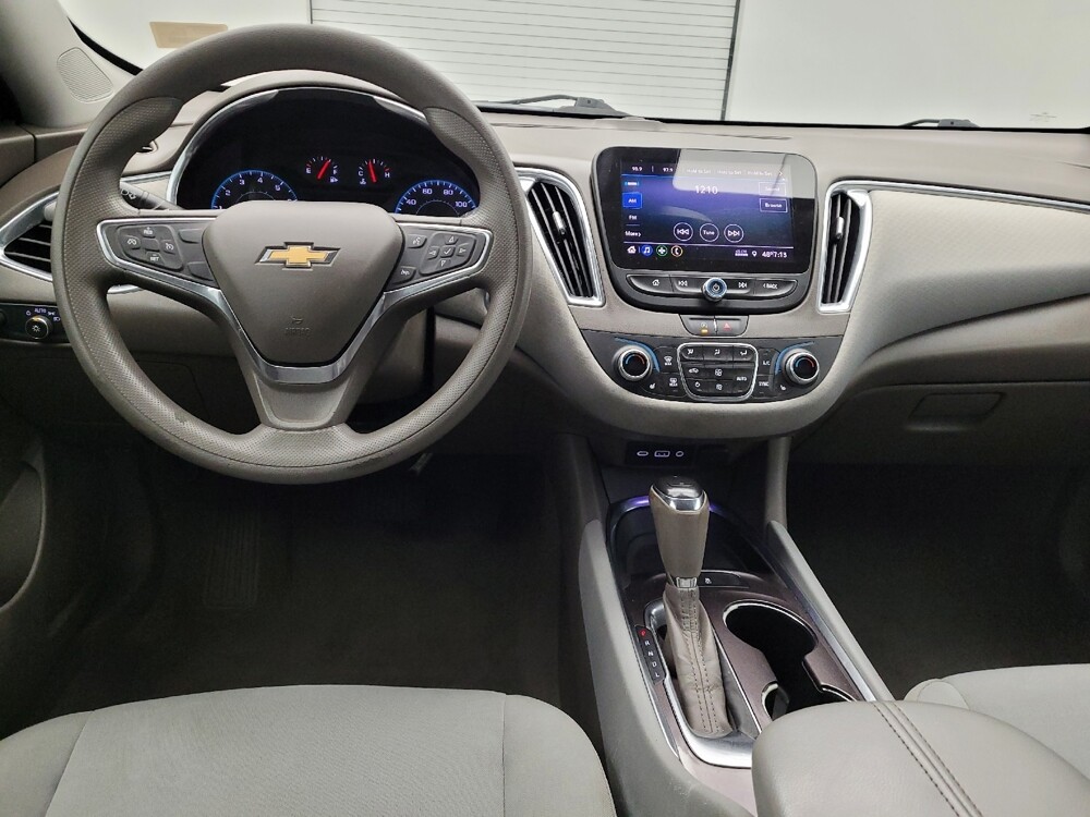 2020 Chevrolet Malibu in Columbus, OH 43228 - 18122600 22
