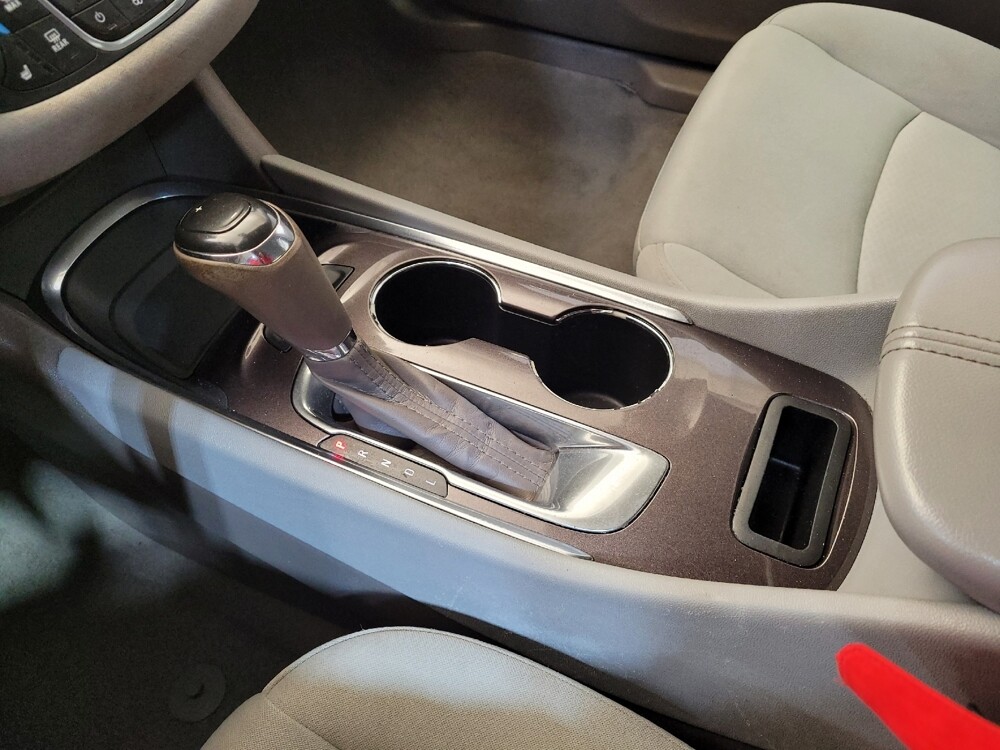 2020 Chevrolet Malibu in Columbus, OH 43228 - 18122600 26