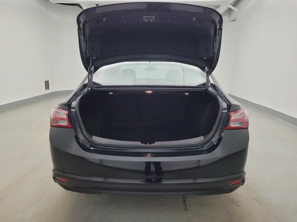 2020 Chevrolet Malibu in Columbus, OH 43228 - 18122600 29