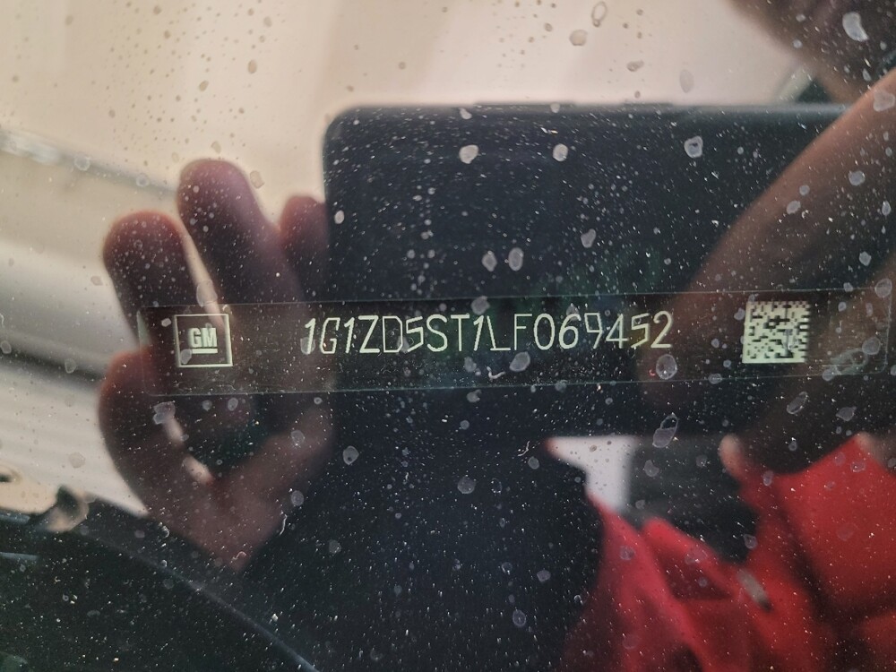 2020 Chevrolet Malibu in Columbus, OH 43228 - 18122600 33