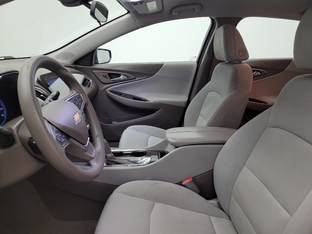 2020 Chevrolet Malibu in Columbus, OH 43228 - 18122600 17