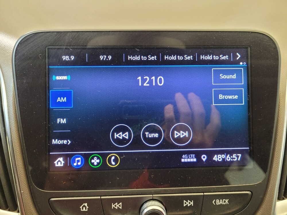 2020 Chevrolet Malibu in Columbus, OH 43228 - 18122600 25