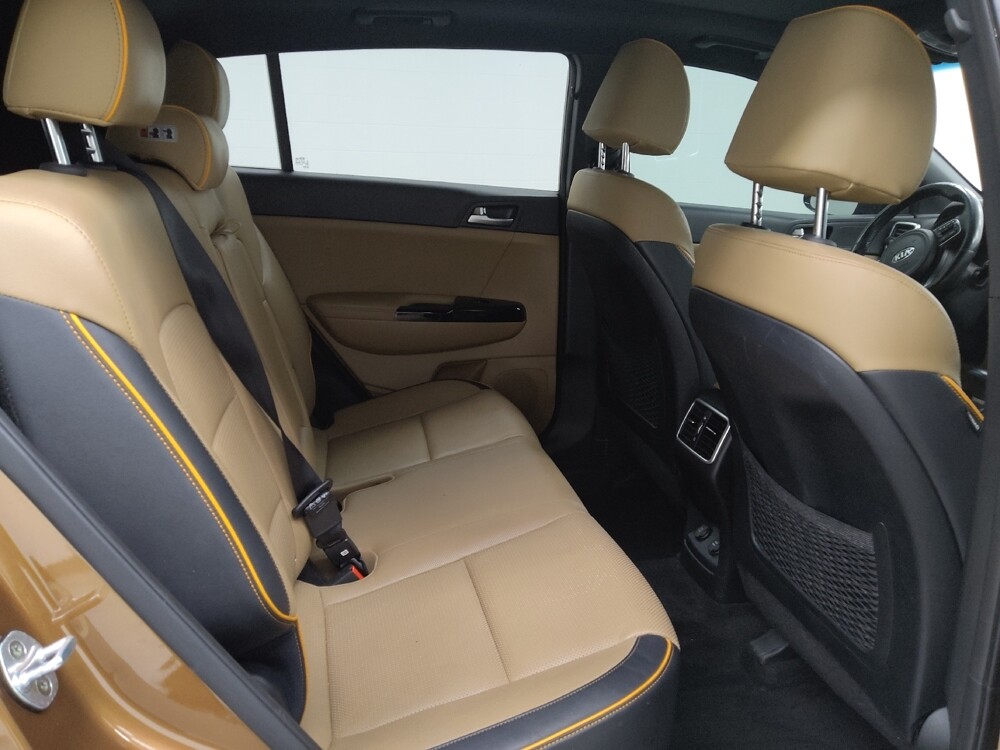 2018 Kia Sportage in St. Louis, MO 63125 - 18122601 19
