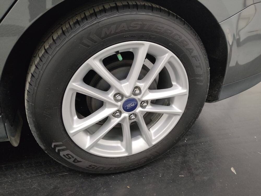 2016 Ford Focus in St. Louis, MO 63136 - 18122602 31