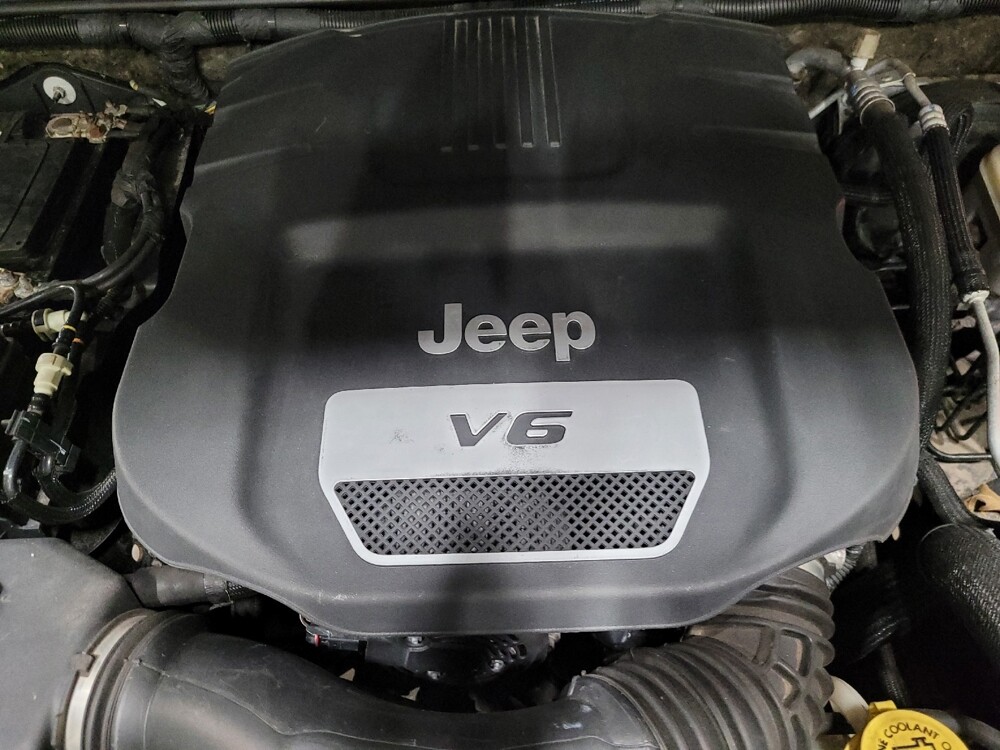 2016 Jeep Wrangler in Pittsburgh, PA 15237 - 18122611 30