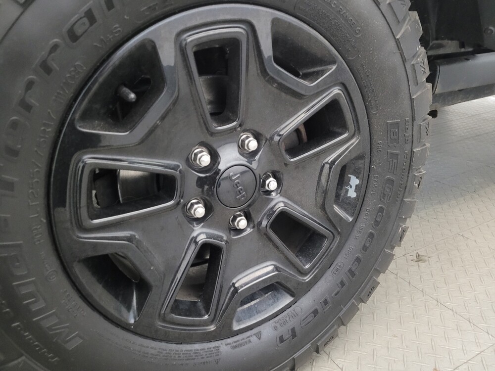 2016 Jeep Wrangler in Pittsburgh, PA 15237 - 18122611 31