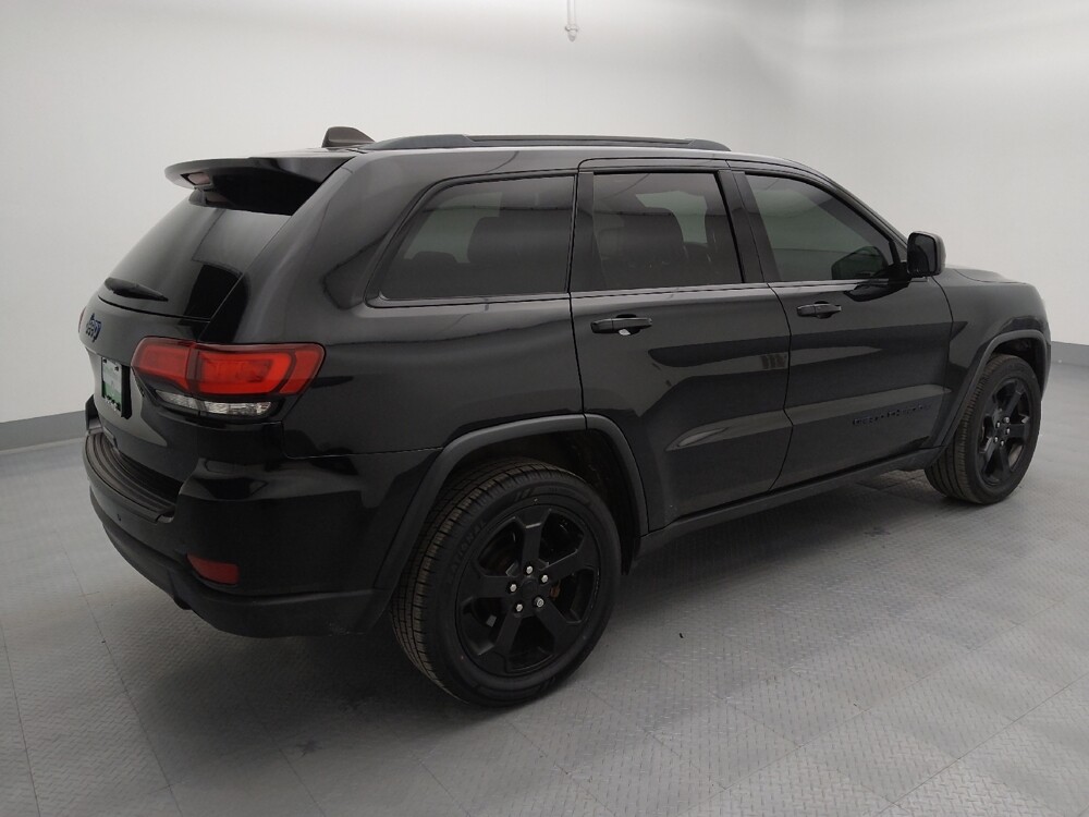 2019 Jeep Grand Cherokee in Independence, MO 64055 - 18122624 10