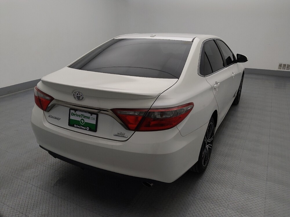 2016 Toyota Camry in Topeka, KS 66611 - 18122632 7