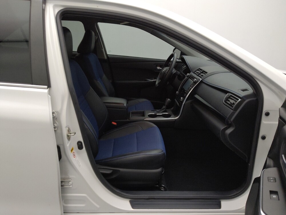 2016 Toyota Camry in Topeka, KS 66611 - 18122632 21