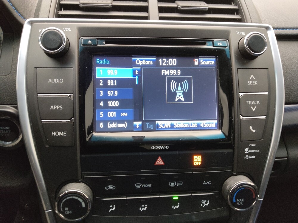 2016 Toyota Camry in Topeka, KS 66611 - 18122632 25